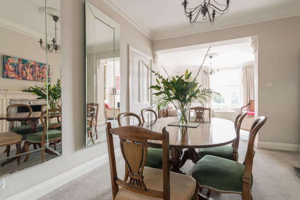 Four Bedroom Townhouse In Famous Suffolks Area كيلتنهام المظهر الخارجي الصورة