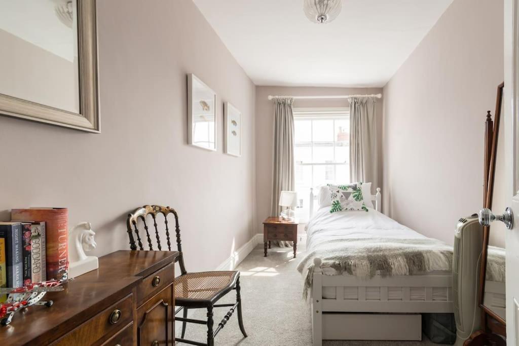Four Bedroom Townhouse In Famous Suffolks Area كيلتنهام المظهر الخارجي الصورة