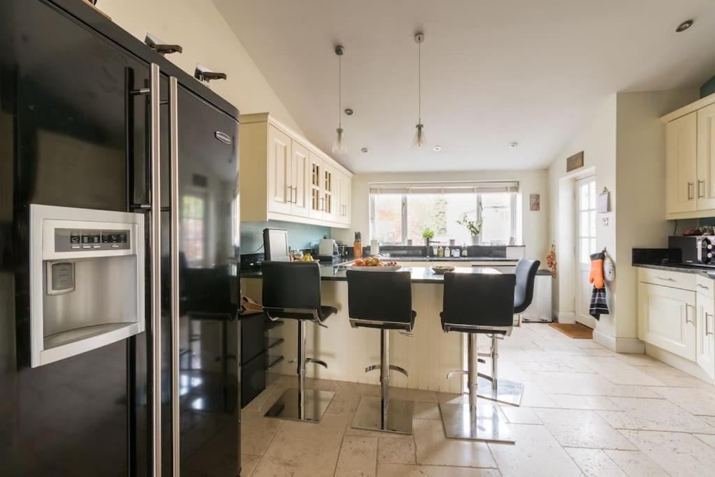 Four Bedroom Townhouse In Famous Suffolks Area كيلتنهام المظهر الخارجي الصورة
